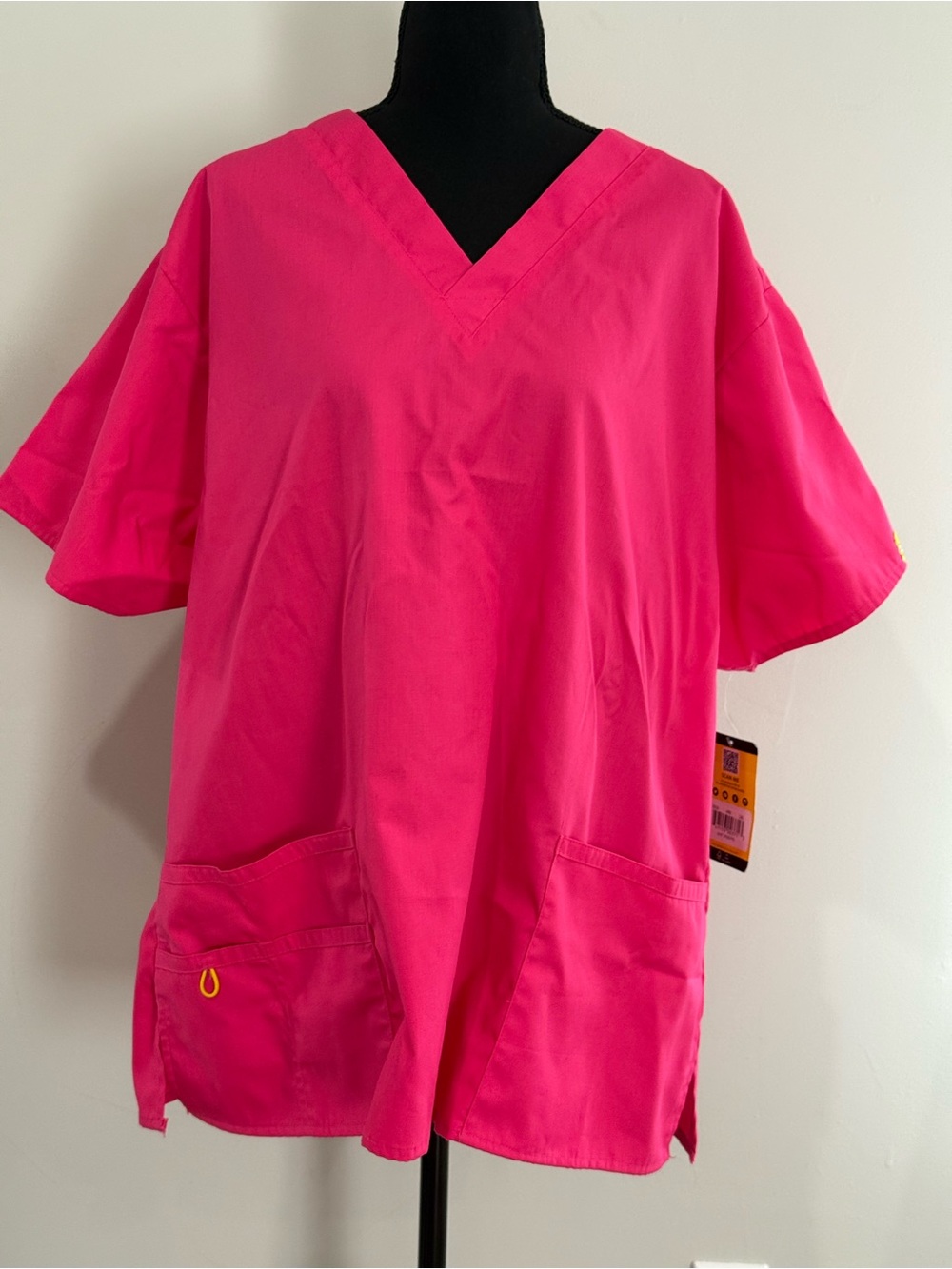 New WonderWink 2XL Classic V-Neck Medical Scrub Top - Hot Pink 611